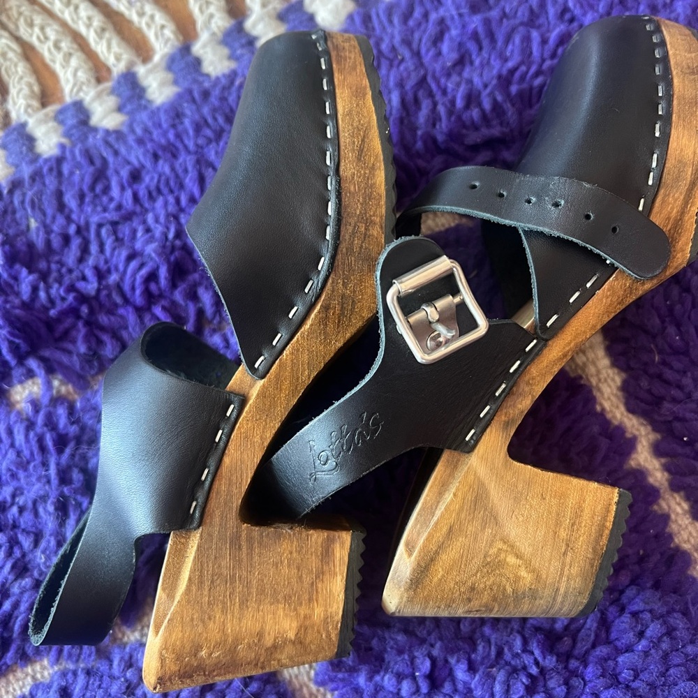 Stylish Black Leather Clogs Lotta’s Sweden